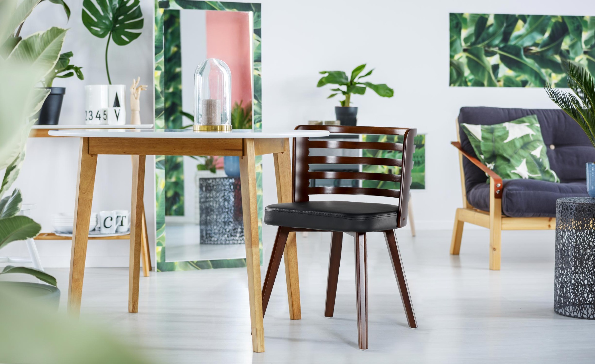Set van 2 Scandinavische Koxy stoelen in hazelnoot en zwart hout